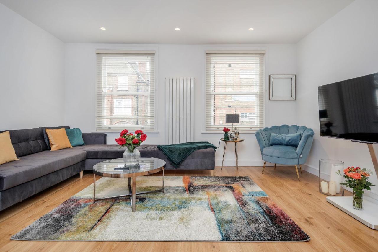 Beautiful 2 Bedrooms Split Level Fulham Apartment 런던 외부 사진