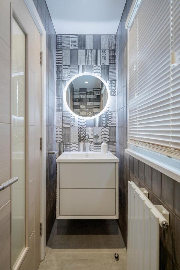 Beautiful 2 Bedrooms Split Level Fulham Apartment 런던 외부 사진